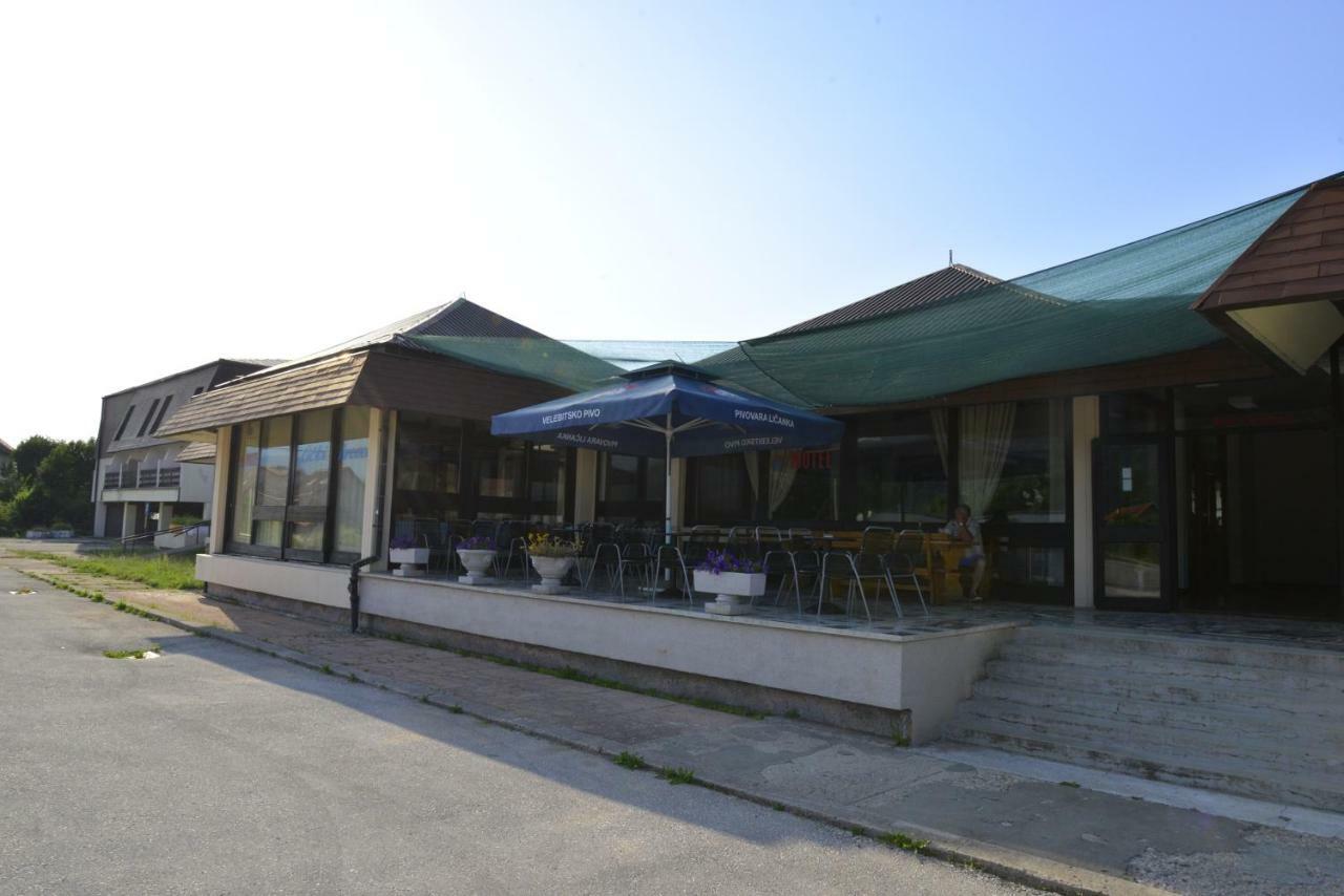 Licki Krovovi Gračac Exterior foto